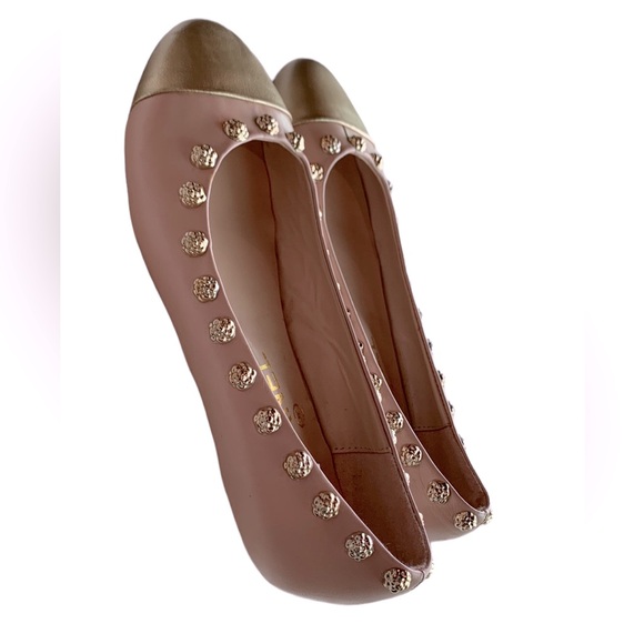 🆕Chanel Style Light Pink /Gold Leather Camellia Studded Ballet Flats🆕 - Picture 9 of 11